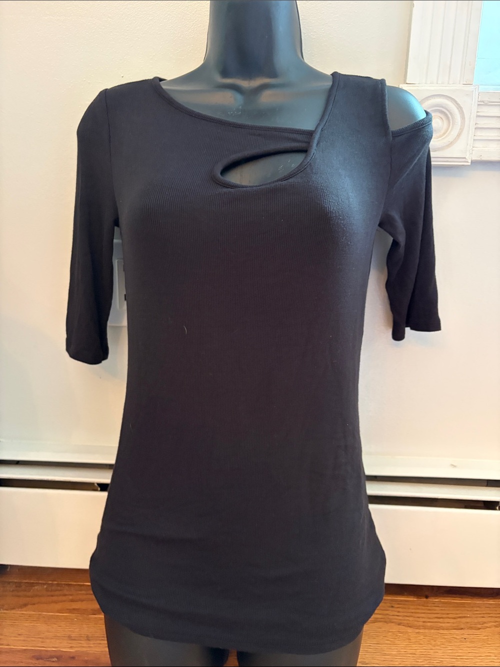 Gold Ray Black Cutout Asymmetric Neck Women's Top size Small